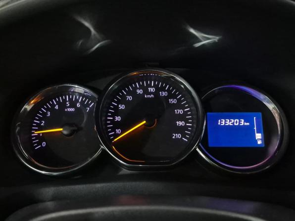 Renault Logan II с пробегом 2015 года, цена 715 000 рублей, 133191 км, седан, Автокод Объявления