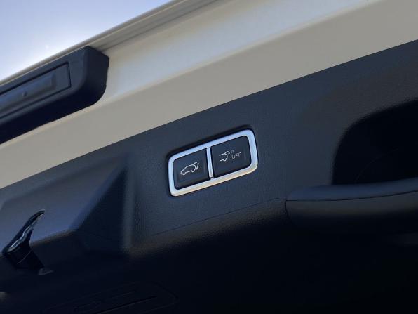 Kia Sorento IV Рестайлинг с пробегом 2024 года, цена 5 299 000 рублей, 32695 км, внедорожник, Автокод Объявления
