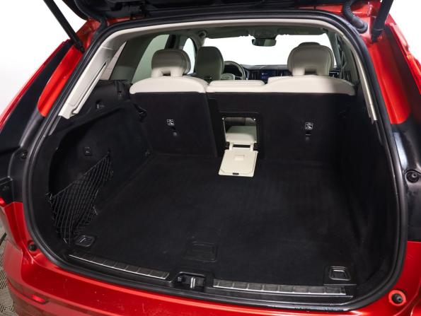 Volvo XC60 II Рестайлинг с пробегом 2021 года, цена 4 099 000 рублей, 139574 км, внедорожник, Автокод Объявления