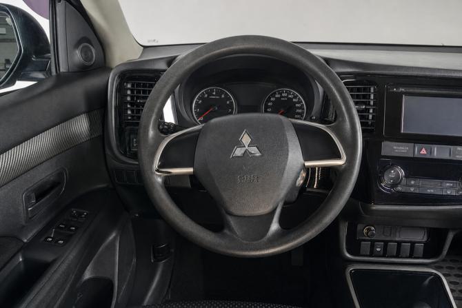 Mitsubishi Outlander III Рестайлинг с пробегом 2018 года, цена 1 679 000 рублей, 184000 км, внедорожник, Автокод Объявления