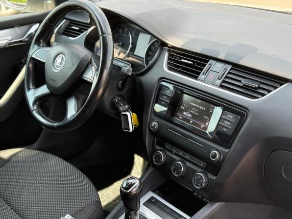 Skoda Octavia III (A7) с пробегом 2014 года, цена 725 000 рублей, 329404 км, лифтбек, Автокод Объявления