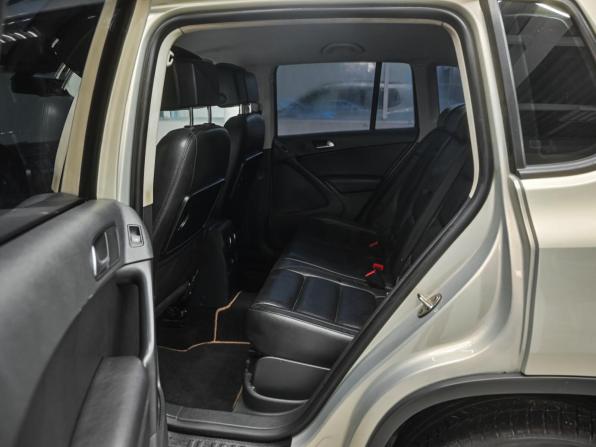 Volkswagen Tiguan I Рестайлинг с пробегом 2012 года, цена 1 219 000 рублей, 384679 км, внедорожник, Автокод Объявления