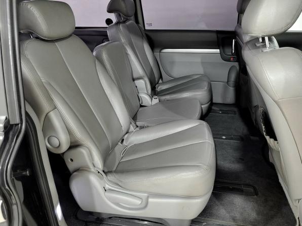 Kia Carnival II с пробегом 2010 года, цена 1 020 000 рублей, 176493 км, минивэн, Автокод Объявления
