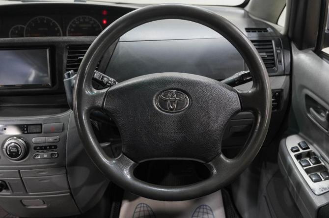 Toyota Voxy I (R60) с пробегом 2006 года, цена 999 000 рублей, 282000 км, компактвэн, Автокод Объявления