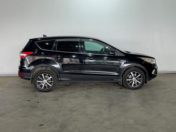 Ford Kuga II Рестайлинг с пробегом 2017 года, цена 1 520 000 рублей, 137427 км, внедорожник, Автокод Объявления