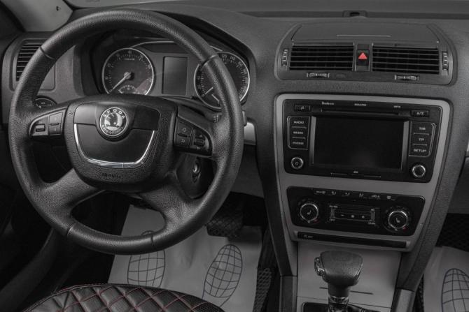 Skoda Octavia II (A5) Рестайлинг с пробегом 2012 года, цена 879 000 рублей, 172000 км, лифтбек, Автокод Объявления