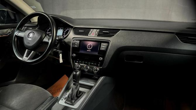 Skoda Octavia III (A7) Рестайлинг с пробегом 2017 года, цена 1 400 000 рублей, 175181 км, лифтбек, Автокод Объявления