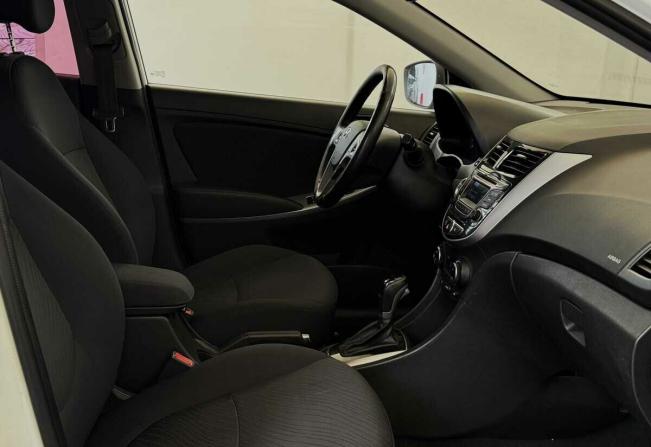 Hyundai Solaris I Рестайлинг с пробегом 2015 года, цена 900 000 рублей, 191130 км, седан, Автокод Объявления