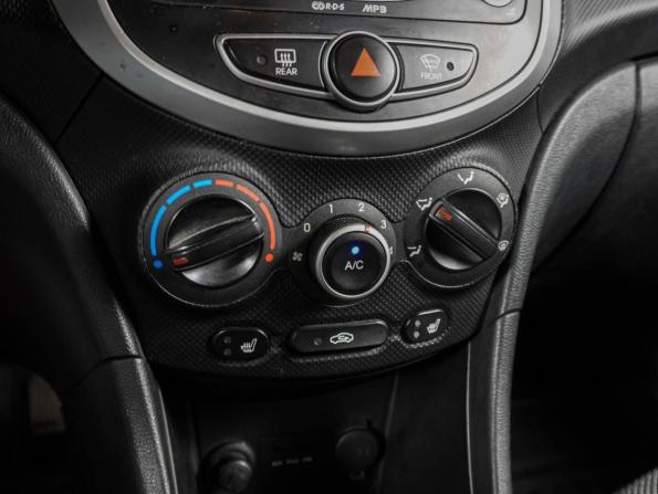 Hyundai Solaris I с пробегом 2012 года, цена 730 000 рублей, 197417 км, хэтчбек, Автокод Объявления