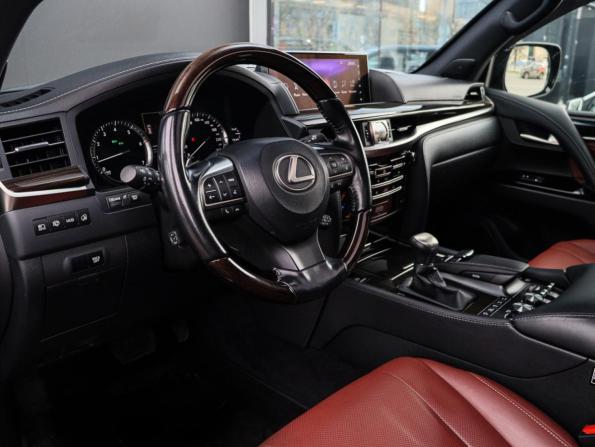 Lexus LX III Рестайлинг 2 с пробегом 2017 года, цена 9 400 000 рублей, 53679 км, внедорожник, Автокод Объявления
