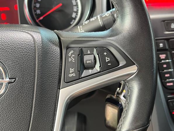 Opel Astra J Рестайлинг с пробегом 2012 года, цена 1 120 000 рублей, 103434 км, хэтчбек, Автокод Объявления