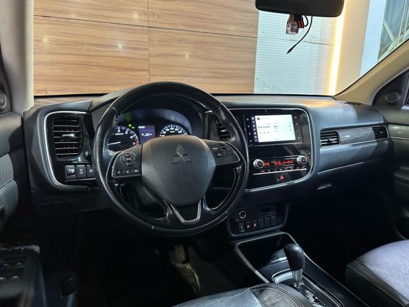 Mitsubishi Outlander III Рестайлинг 3 с пробегом 2020 года, цена 2 249 990 рублей, 158475 км, внедорожник, Автокод Объявления