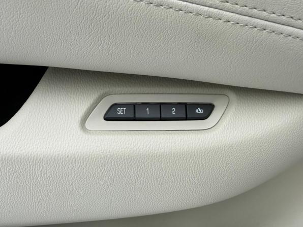 Cadillac Escalade IV с пробегом 2015 года, цена 4 390 000 рублей, 98001 км, внедорожник, Автокод Объявления