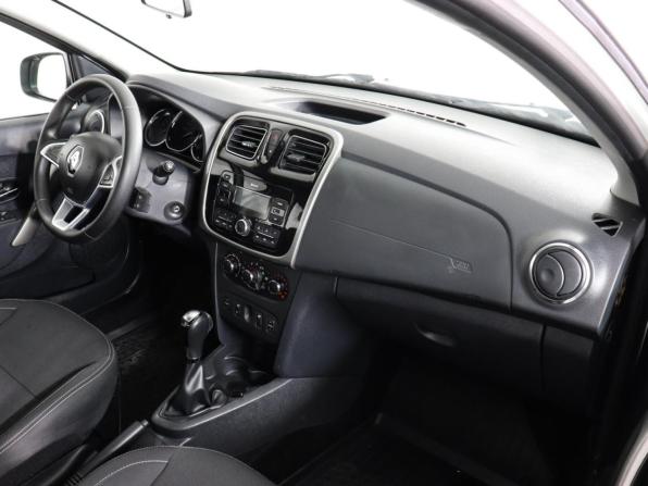 Renault Logan II Рестайлинг с пробегом 2019 года, цена 910 000 рублей, 63211 км, седан, Автокод Объявления