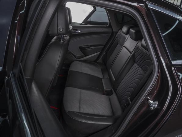 Opel Astra J Рестайлинг с пробегом 2013 года, цена 1 120 000 рублей, 122783 км, седан, Автокод Объявления