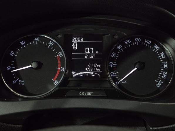 Skoda Rapid I с пробегом 2016 года, цена 990 000 рублей, 109310 км, лифтбек, Автокод Объявления