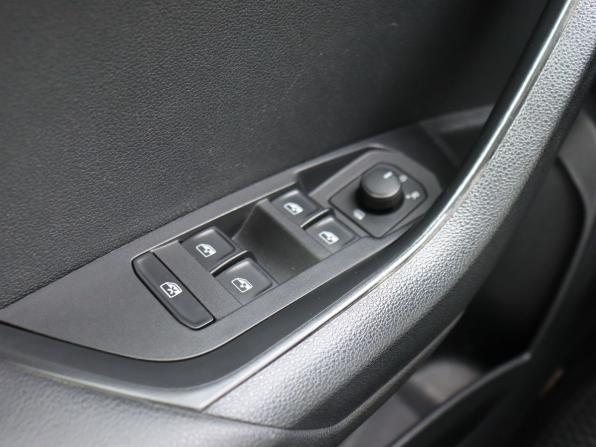 Skoda Karoq I с пробегом 2020 года, цена 2 500 000 рублей, 104736 км, внедорожник, Автокод Объявления