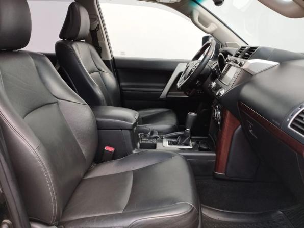 Toyota Land Cruiser Prado 150 Series Рестайлинг 1 с пробегом 2016 года, цена 4 000 000 рублей, 134001 км, внедорожник, Автокод Объявления