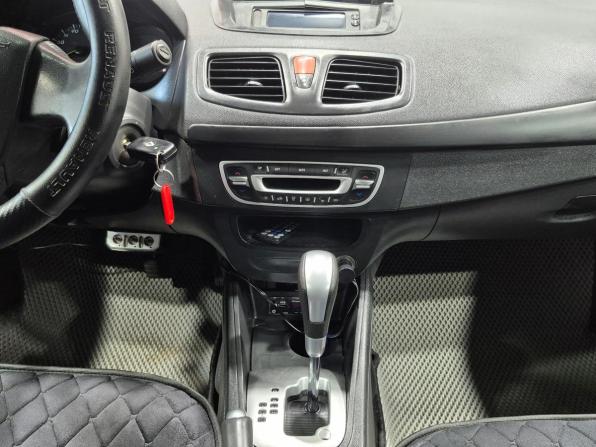 Renault Fluence I с пробегом 2010 года, цена 586 000 рублей, 221637 км, седан, Автокод Объявления