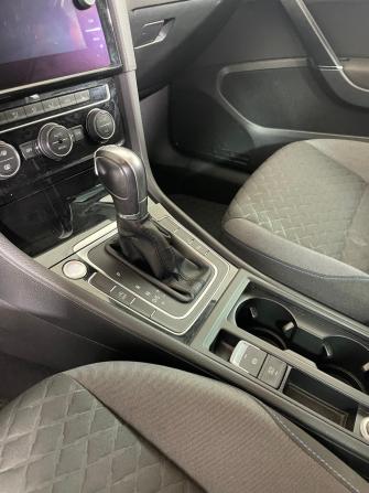 Volkswagen Golf VII Рестайлинг с пробегом 2018 года, цена 1 527 000 рублей, 144437 км, универсал, Автокод Объявления