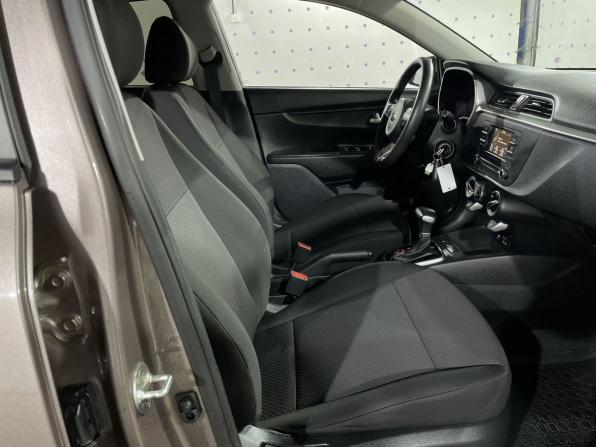 Kia Rio IV Рестайлинг с пробегом 2021 года, цена 1 675 000 рублей, 48106 км, седан, Автокод Объявления