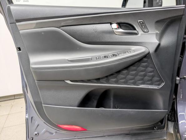 Hyundai Santa Fe IV Рестайлинг с пробегом 2022 года, цена 4 300 000 рублей, 68249 км, внедорожник, Автокод Объявления