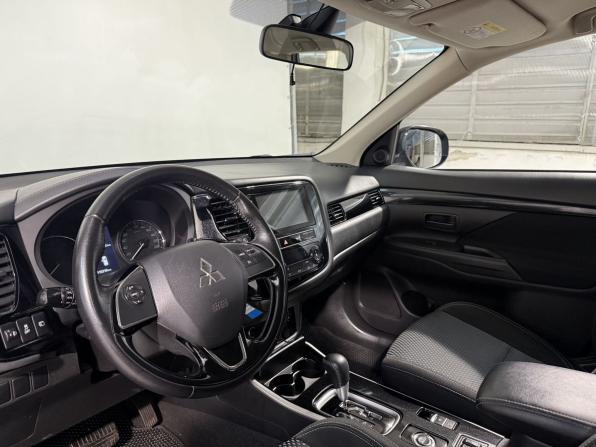 Mitsubishi Outlander III Рестайлинг 3 с пробегом 2019 года, цена 2 119 800 рублей, 115500 км, внедорожник, Автокод Объявления