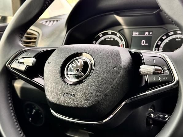 Skoda Karoq I с пробегом 2021 года, цена 2 249 000 рублей, 113228 км, внедорожник, Автокод Объявления