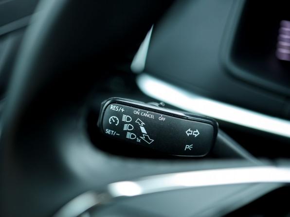 Skoda Karoq I с пробегом 2021 года, цена 2 569 000 рублей, 108411 км, внедорожник, Автокод Объявления