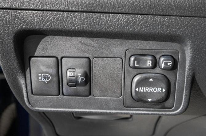 Toyota Corolla X (E140 E150) Рестайлинг с пробегом 2011 года, цена 1 239 000 рублей, 210800 км, седан, Автокод Объявления