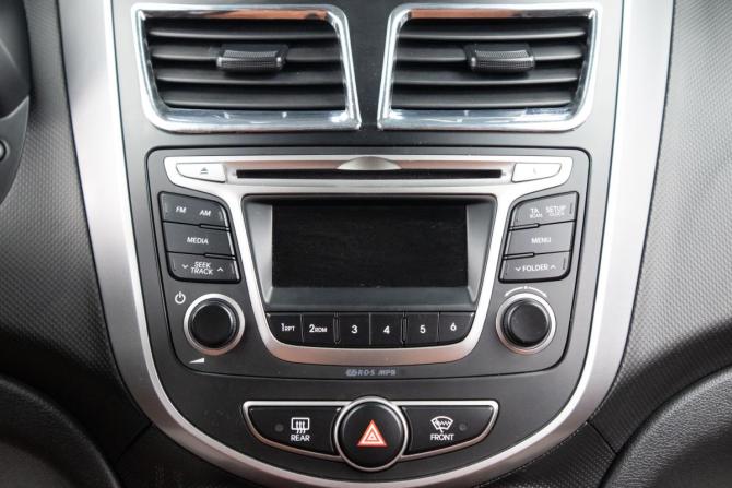 Hyundai Solaris I Рестайлинг с пробегом 2016 года, цена 999 000 рублей, 125622 км, седан, Автокод Объявления