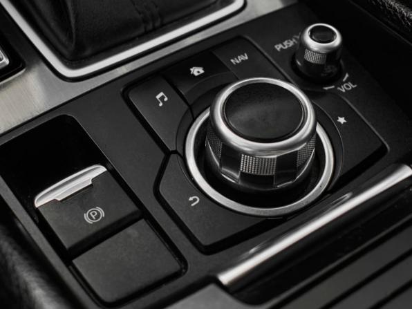 Mazda 6 III (GJ) Рестайлинг с пробегом 2015 года, цена 1 590 000 рублей, 275967 км, седан, Автокод Объявления