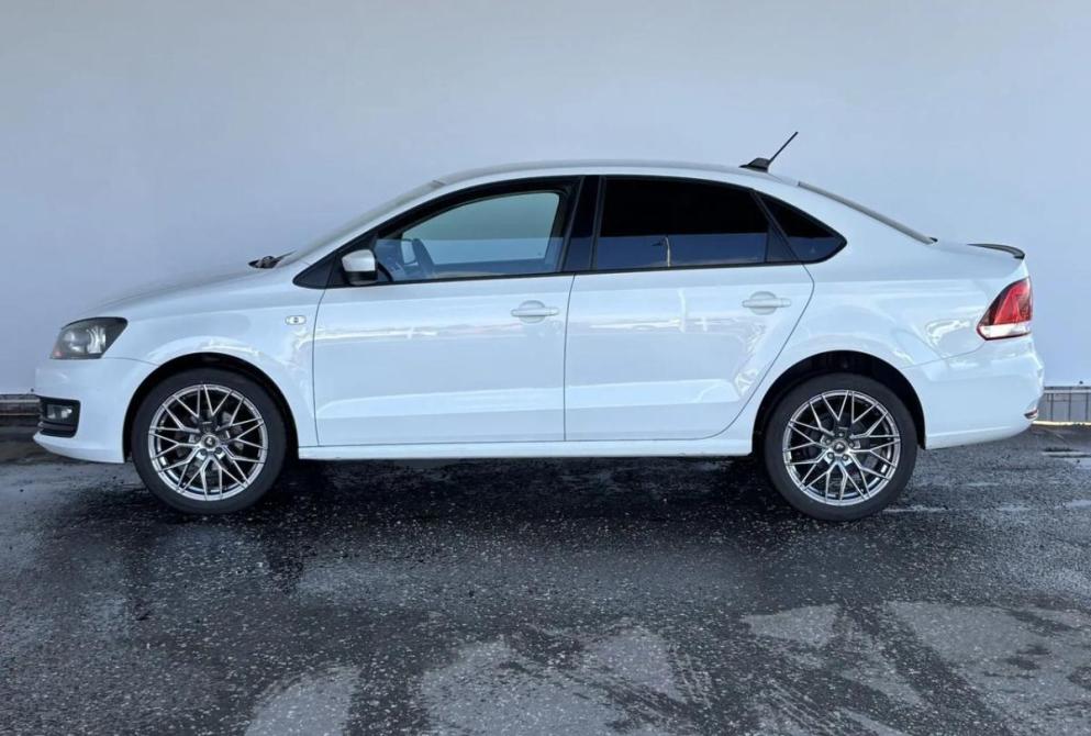 Volkswagen Polo V Рестайлинг Киров  - изображение 9