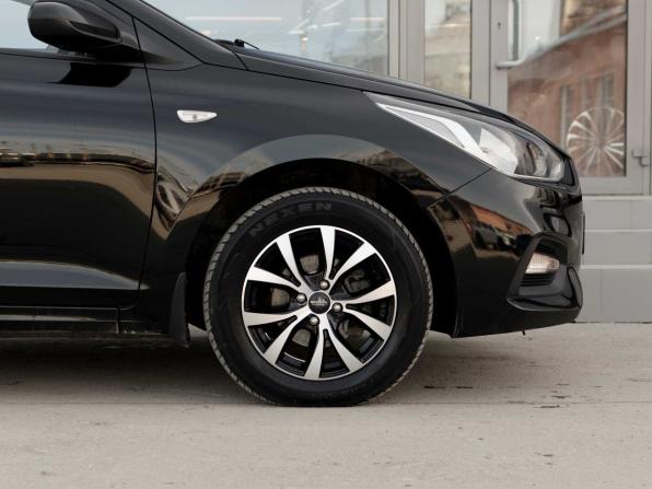 Hyundai Solaris II с пробегом 2017 года, цена 1 280 000 рублей, 100009 км, седан, Автокод Объявления