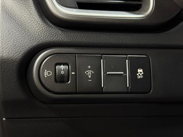 Kia Ceed III с пробегом 2019 года, цена 1 650 000 рублей, 128801 км, хэтчбек, Автокод Объявления