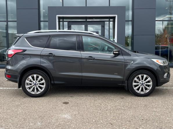 Ford Kuga II Рестайлинг с пробегом 2017 года, цена 1 450 000 рублей, 167050 км, внедорожник, Автокод Объявления