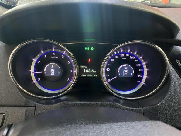 Hyundai Sonata VI (YF) с пробегом 2010 года, цена 954 600 рублей, 185691 км, седан, Автокод Объявления