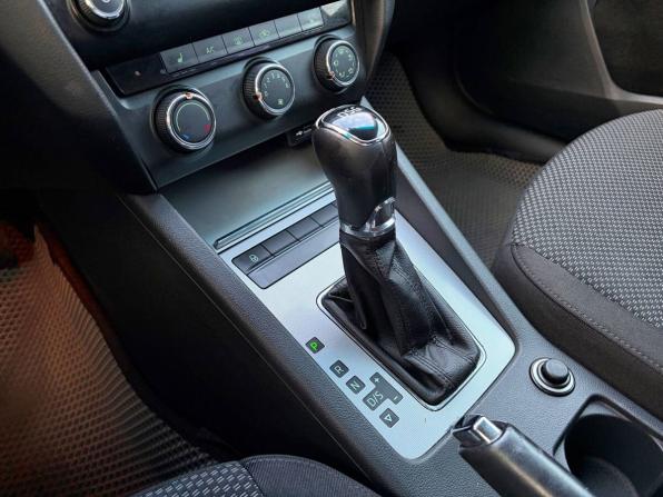 Skoda Octavia III (A7) с пробегом 2013 года, цена 735 000 рублей, 310000 км, лифтбек, Автокод Объявления