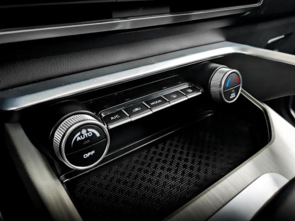Geely Coolray I с пробегом 2023 года, цена 1 810 000 рублей, 40785 км, внедорожник, Автокод Объявления