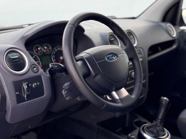 Ford Fusion I Рестайлинг с пробегом 2007 года, цена 449 000 рублей, 239000 км, хэтчбек, Автокод Объявления