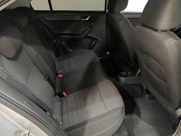 Skoda Rapid I с пробегом 2014 года, цена 780 000 рублей, 307499 км, лифтбек, Автокод Объявления