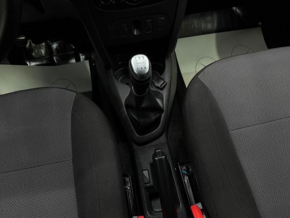 Renault Sandero II Рестайлинг с пробегом 2020 года, цена 1 060 000 рублей, 58301 км, хэтчбек, Автокод Объявления