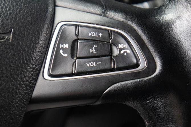 Ford Focus III Рестайлинг с пробегом 2015 года, цена 1 279 000 рублей, 175998 км, хэтчбек, Автокод Объявления