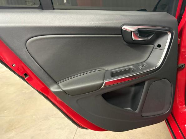 Volvo S60 II с пробегом 2012 года, цена 947 000 рублей, 182615 км, седан, Автокод Объявления