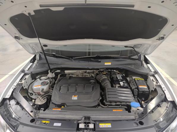 Volkswagen Tiguan II Рестайлинг с пробегом 2021 года, цена 4 079 000 рублей, 33699 км, внедорожник, Автокод Объявления