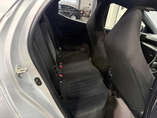 Toyota Yaris IV с пробегом 2021 года, цена 1 297 000 рублей, 77147 км, хэтчбек, Автокод Объявления
