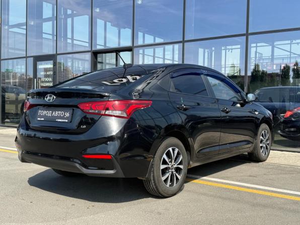 Hyundai Solaris II с пробегом 2017 года, цена 990 000 рублей, 150923 км, седан, Автокод Объявления