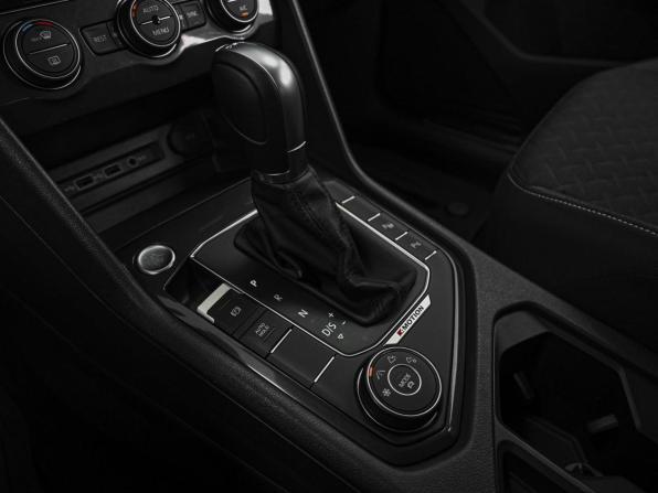 Volkswagen Tiguan II с пробегом 2018 года, цена 2 299 000 рублей, 177170 км, внедорожник, Автокод Объявления