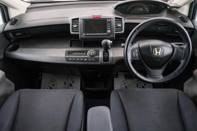 Honda Freed I с пробегом 2009 года, цена 899 000 рублей, 230000 км, компактвэн, Автокод Объявления