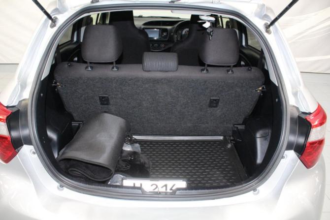 Toyota Vitz III (XP130) Рестайлинг 2 с пробегом 2019 года, цена 895 000 рублей, 132948 км, хэтчбек, Автокод Объявления
